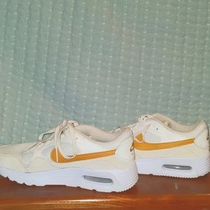 Nike Air Max Tennis Shoes